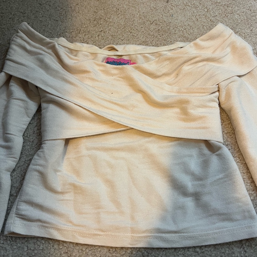 EdiktedOff-Shoulder Cream top